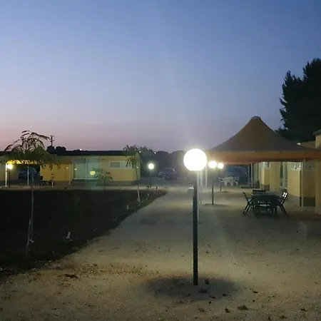 Ferienhaus Comfortable Bungalow In Lizzano With Shared Pool